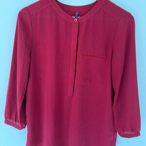 NYDJ Henley Pleat Back Red Blouse 3/4 sleeve, size Small